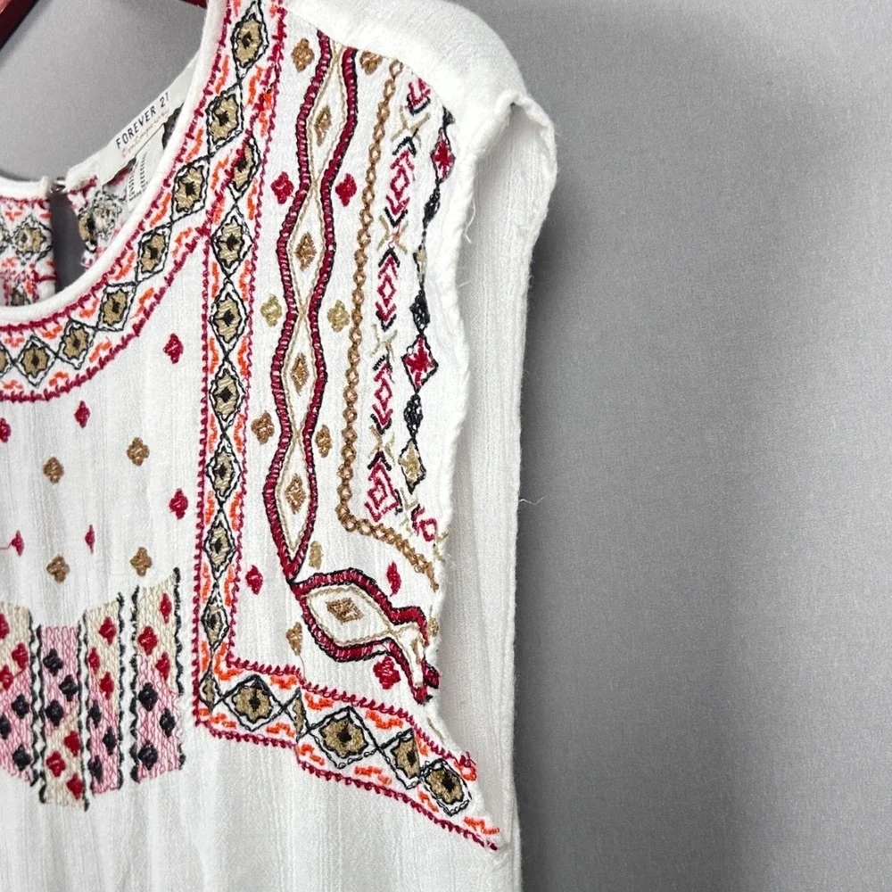Forever 21 Contemporary Embroidered Romper Womens Medium White‎ Boho Festival